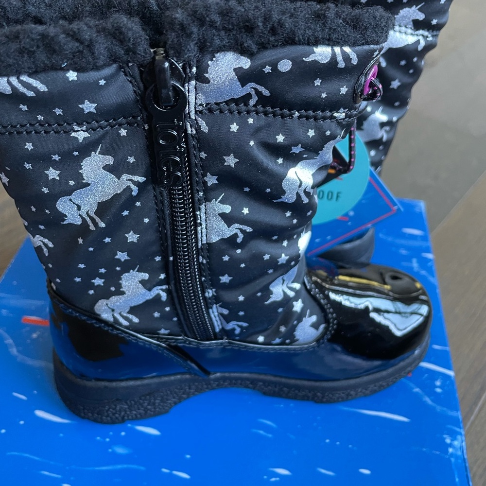 Totes Girl Unicorn Waterproof Snowboots - Picture 2 of 6